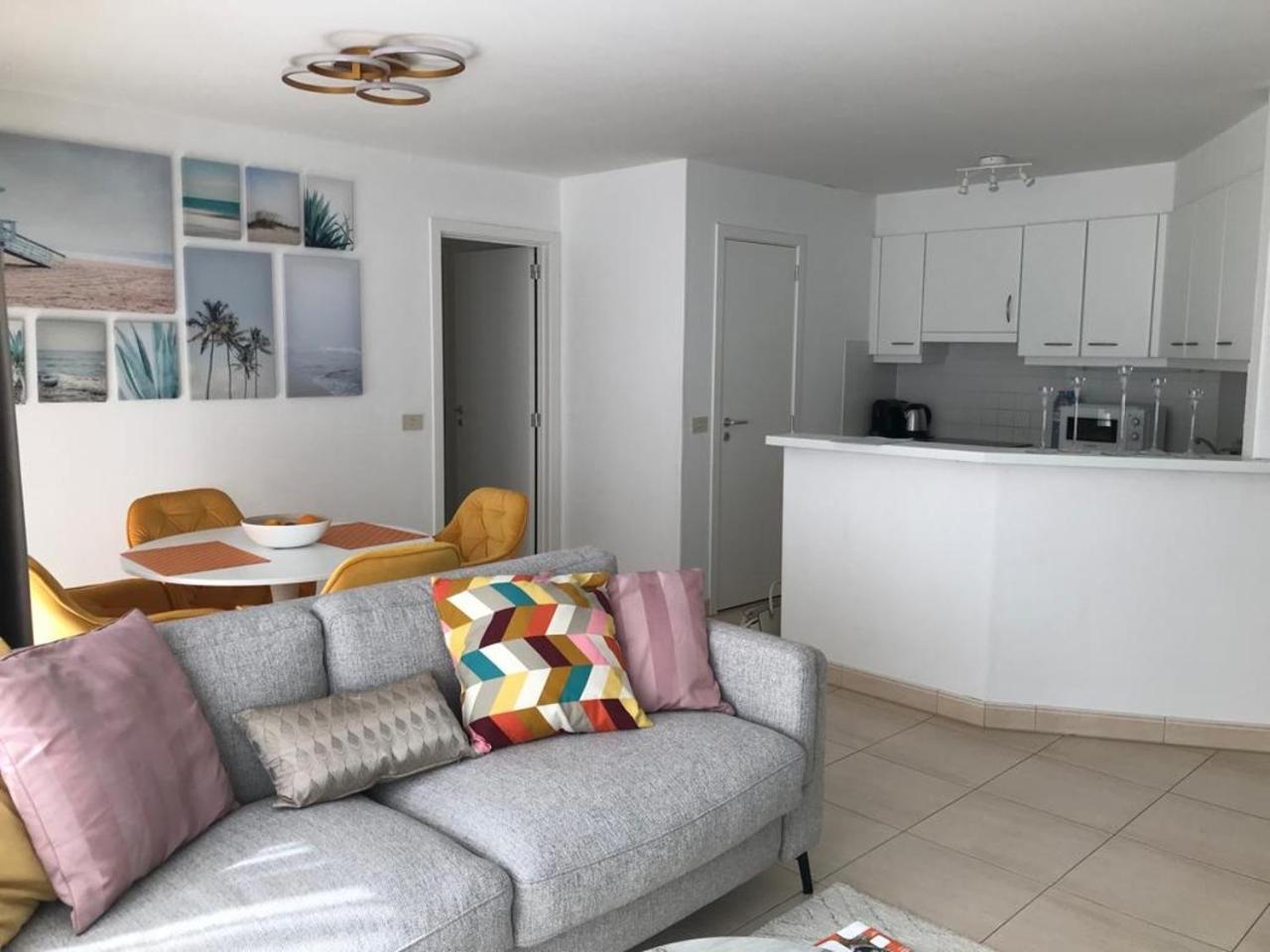 Urbanstay Suites - Beachfront Apartment In Knokke Kültér fotó