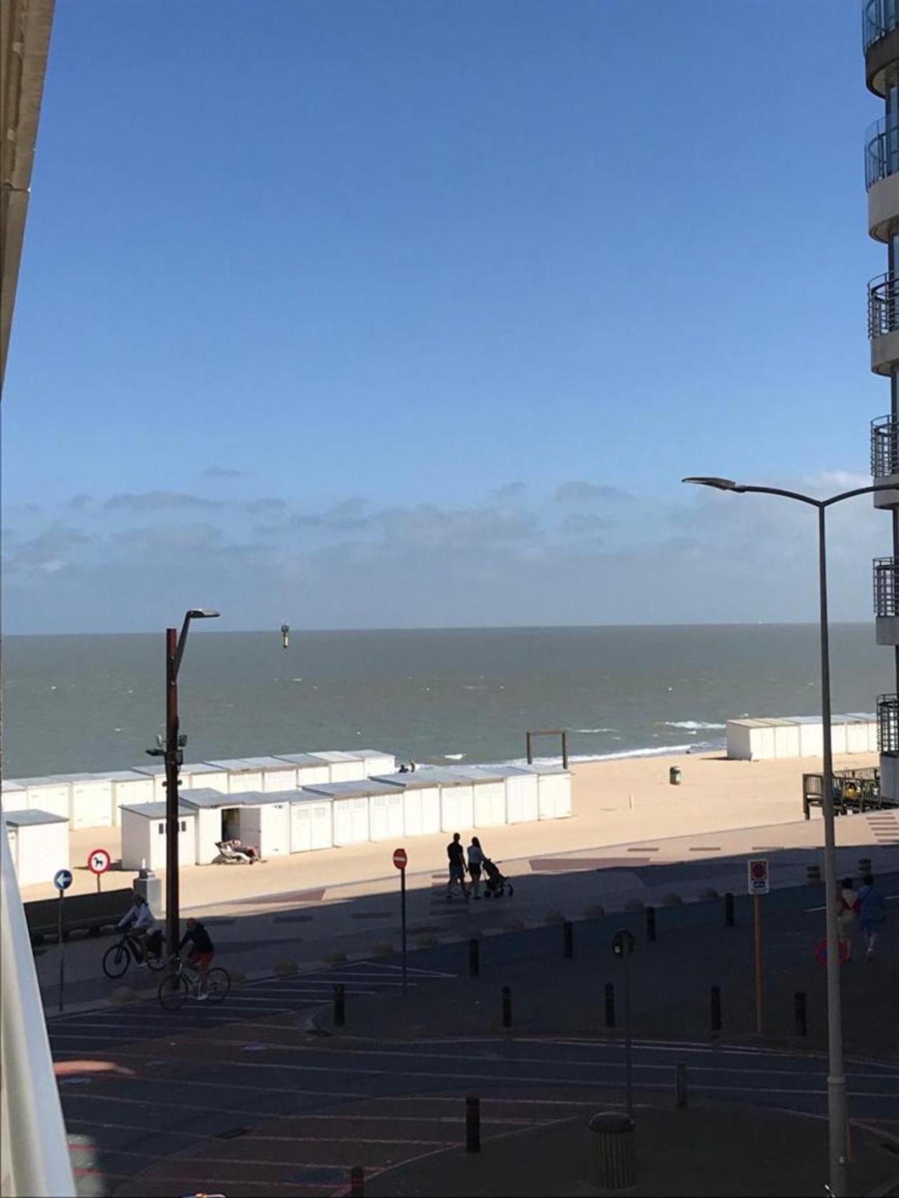 Urbanstay Suites - Beachfront Apartment In Knokke Kültér fotó