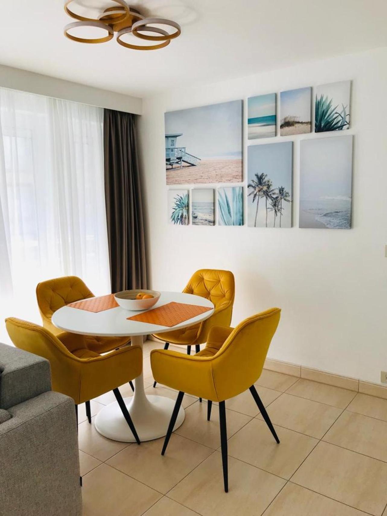 Urbanstay Suites - Beachfront Apartment In Knokke Kültér fotó